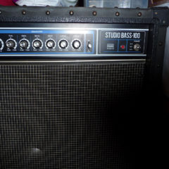 Amplificateur Roland Studio Bass 100 / 100 watts transistor
