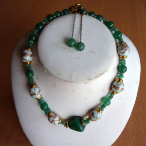 Collier pierres multicolores