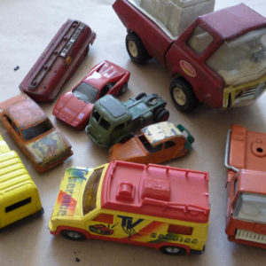 Nombreuses voitures toutes marques et toutes tailles